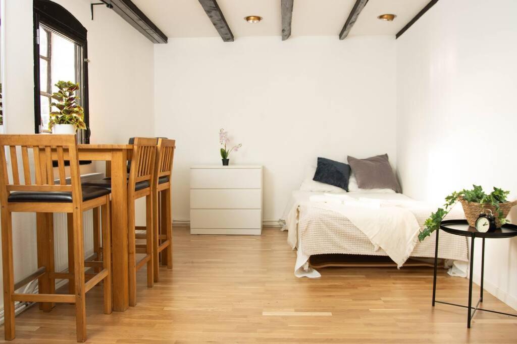 Historical Malt Factory Apartment, 6 Bedrooms, Sleeps 12 , Hot Tub هيلسينجبورج المظهر الخارجي الصورة